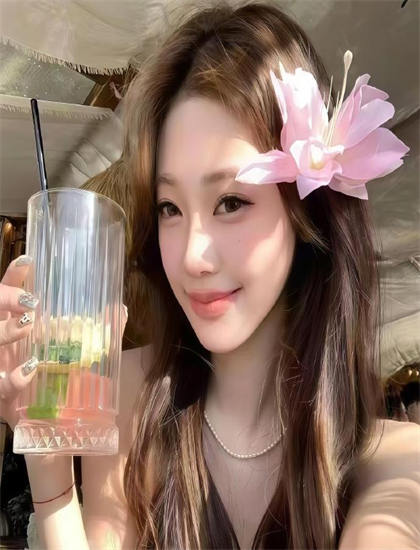 《资金源强夺》评价对比：专业影评与观众口碑差异